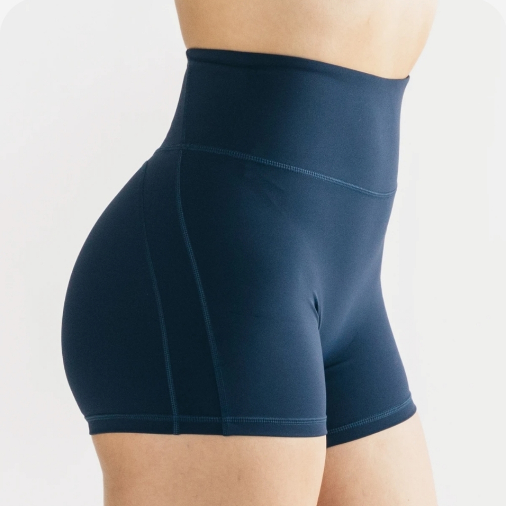 NWT Alphalete Pulse Surge Short